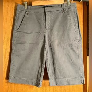 Gloria Vanderbilt shorts.